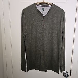 Weatherproof Men's Green Henley Shirt. Olive Green Size Meduim‎
